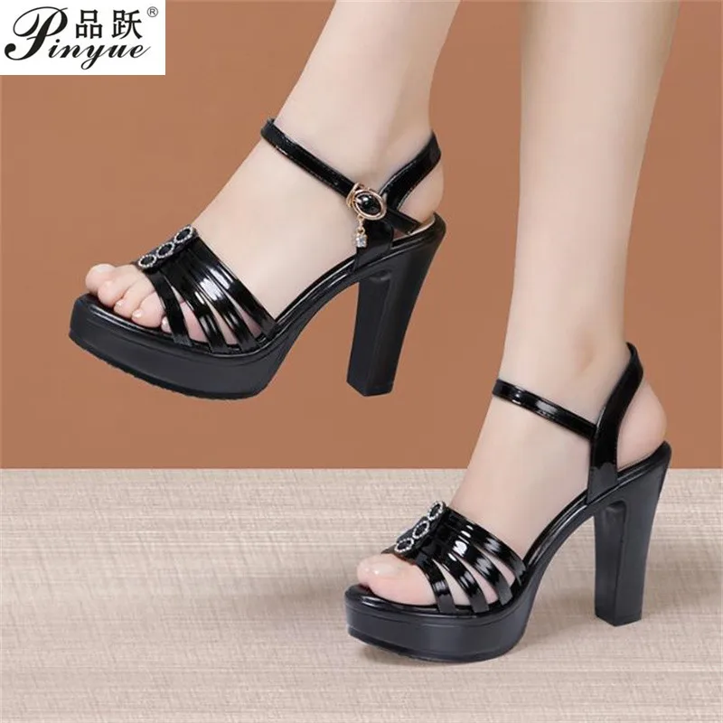 8cm 10cm women Elegant Crystal Block High Heels Sandals Summer Women's Thick Bottom Platform Sandals Office Mom shoes Size 32-43
8cm 10cm women Elegant Crystal Block High Heels Sandals Summer Women's Thick Bottom Platform Sandals Office Mom shoes Size 32-43