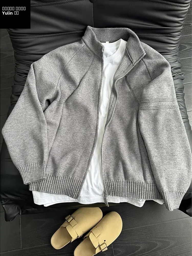 Light ey Men's Knitted Cardigan Long Sve Zipper Stand Collar Loose Fit Casual Sle Polyester Fiber Winter Outerwear
Light ey Men's Knitted Cardigan Long Sve Zipper Stand Collar Loose Fit Casual Sle Polyester Fiber Winter Outerwear