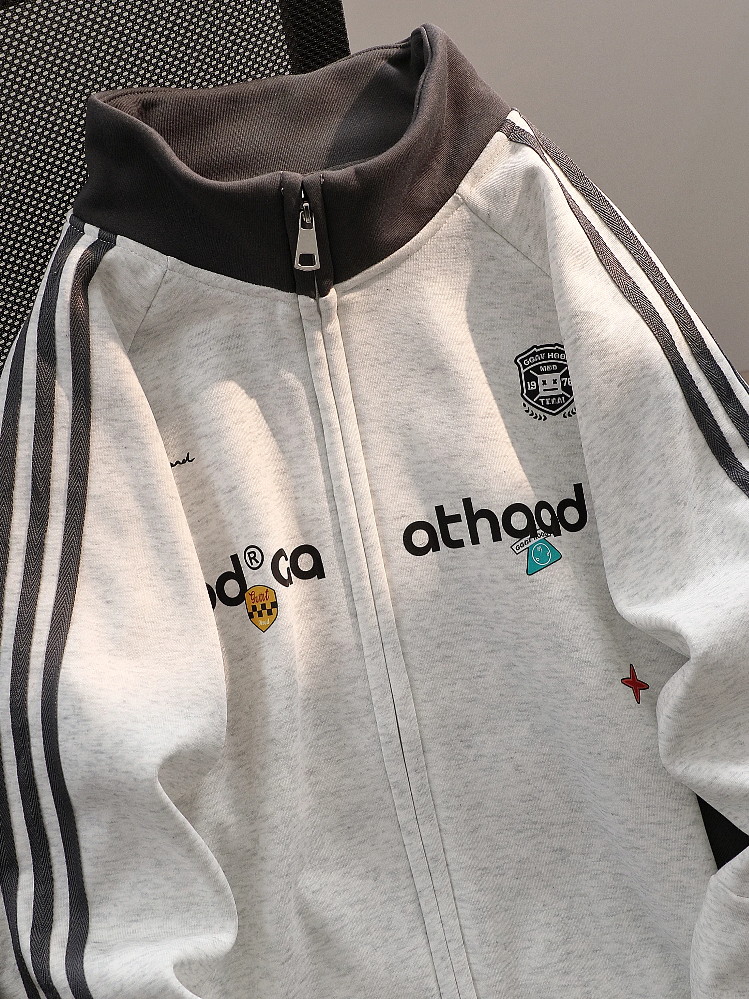 American Retro Thiened Fce Stand Collar Cardigan Sweatirt Jaet Women's New 2026 Autumn Winter Casual Sports Sle Ja...
American Retro Thiened Fce Stand Collar Cardigan Sweatirt Jaet Women's New 2026 Autumn Winter Casual Sports Sle Ja...