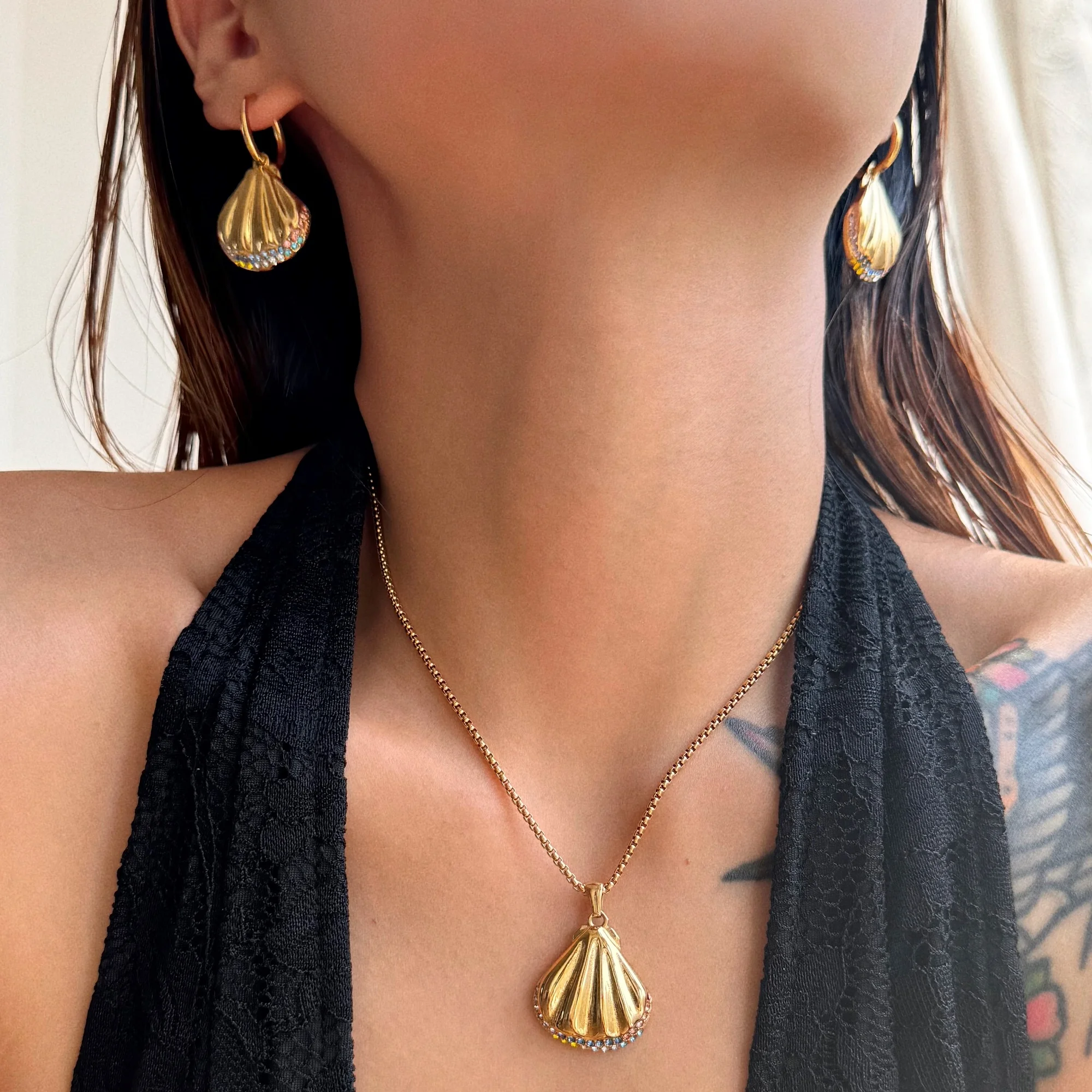 DASEIN Stainless Steel Clear Zircon Shell Necklace Earrings Set for Women 18k Gold Plated Tarnish Free Designer Hawaiian Jewelry
DASEIN Stainless Steel Clear Zircon Shell Necklace Earrings Set for Women 18k Gold Plated Tarnish Free Designer Hawaiian Jewelry