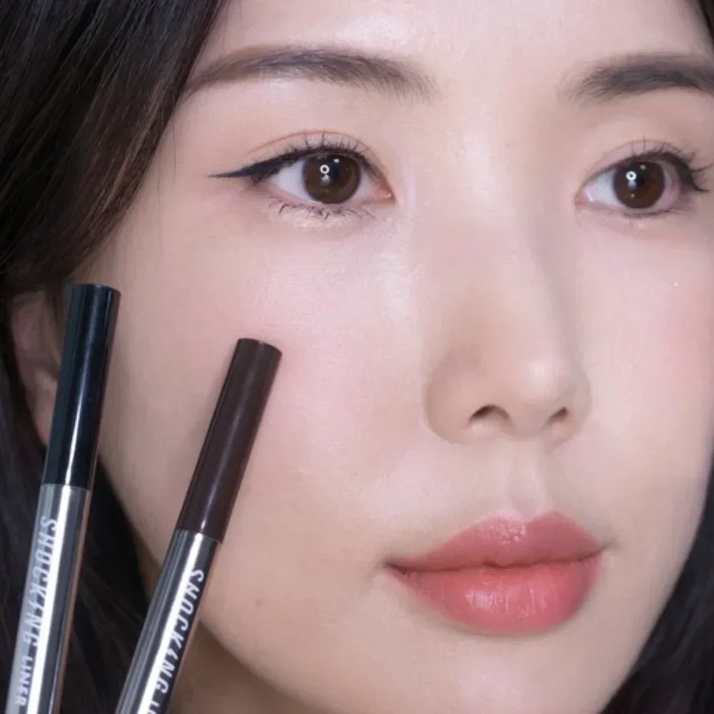 Корейский карандаш для глаз Tonymoly Shocking Eyeline Super Fixing с губчатой головкой, не размазывается, водостойкий, стойкий, разглаживающий, для макияжа
Корейский карандаш для глаз Tonymoly Shocking Eyeline Super Fixing с губчатой головкой, не размазывается, водостойкий, стойкий, разглаживающий, для макияжа