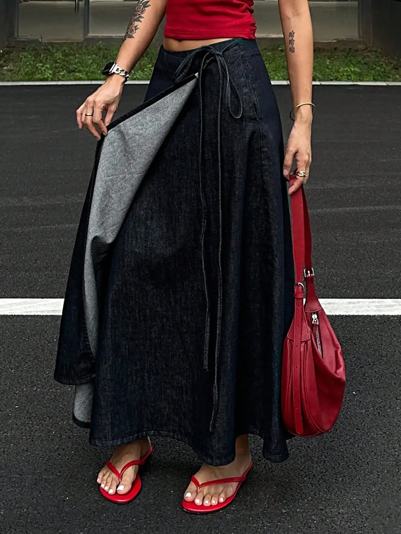 Women's Dark Blue Denim Maxi Wrap Skirt with Tie Waist and Lined Interior
Women's Dark Blue Denim Maxi Wrap Skirt with Tie Waist and Lined Interior