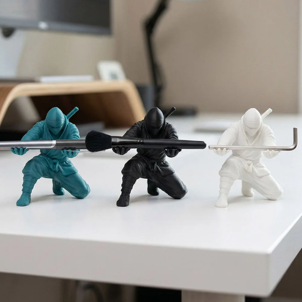 9cm 3D Printed Ninja Pen Holder Cool Organizer Mini Pen Stand Creative Desk Ornament Modern Desktop Decor Gift Pen Storage
9cm 3D Printed Ninja Pen Holder Cool Organizer Mini Pen Stand Creative Desk Ornament Modern Desktop Decor Gift Pen Storage