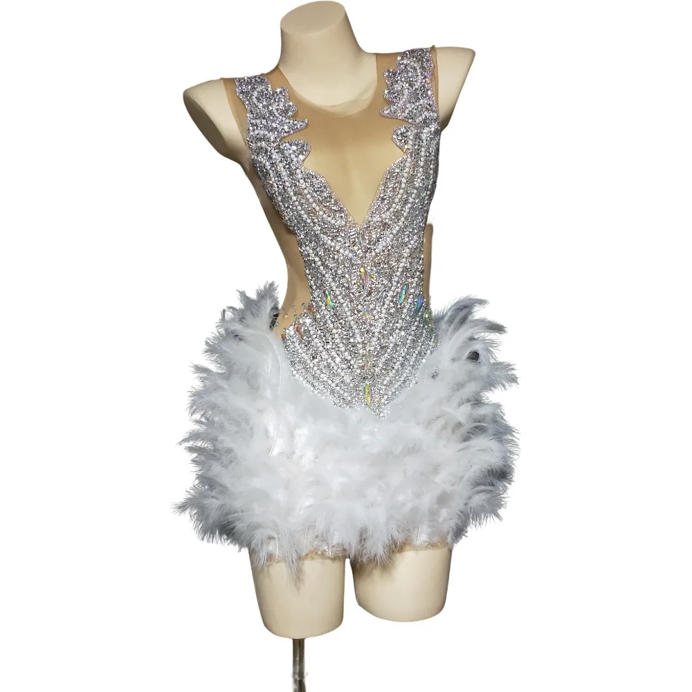 Shiny Rhinestone Perspective Tight Sexy Feather Skirt Performance Dress For Nightclub Party Host White Dresses With Rhinestones
Shiny Rhinestone Perspective Tight Sexy Feather Skirt Performance Dress For Nightclub Party Host White Dresses With Rhinestones