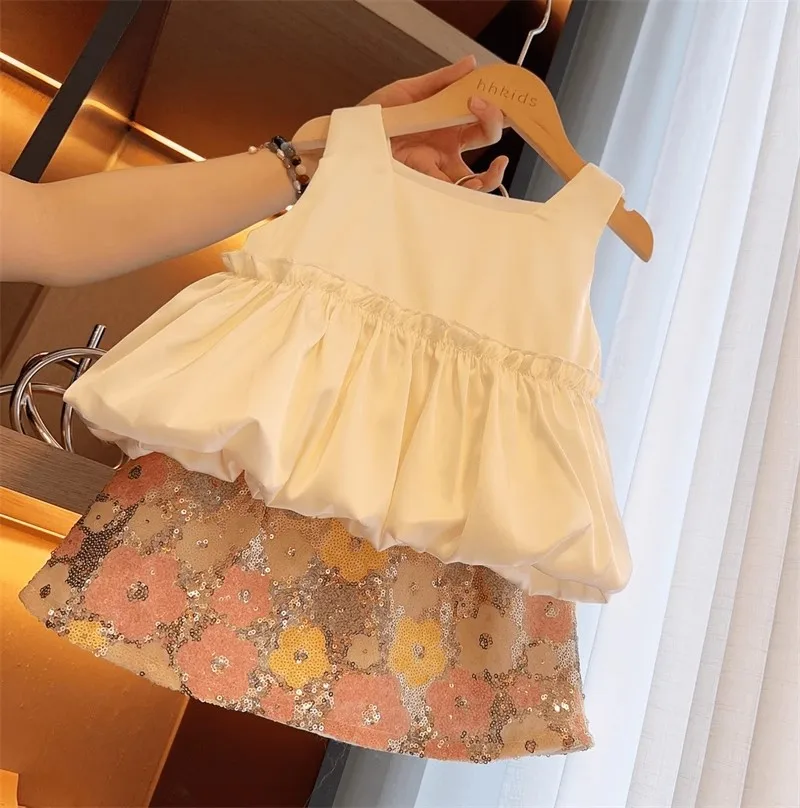 Girl Two Piece Set Summer 2025 New Camisole Vest Glitter Flower Skirt Casual Simple Fashion Sweet Korean Active Vintage Lovely
Girl Two Piece Set Summer 2025 New Camisole Vest Glitter Flower Skirt Casual Simple Fashion Sweet Korean Active Vintage Lovely