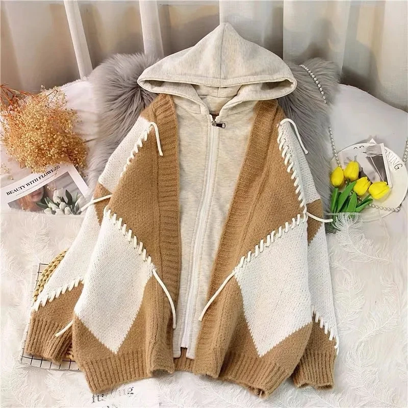 Autumn Winter 2025 Fashion Fake Two-Piece Women Knitted Cardigan Sweater Jacket Sweater Hooded Temperament Female Sweater Tops 
Autumn Winter 2025 Fashion Fake Two-Piece Women Knitted Cardigan Sweater Jacket Sweater Hooded Temperament Female Sweater Tops