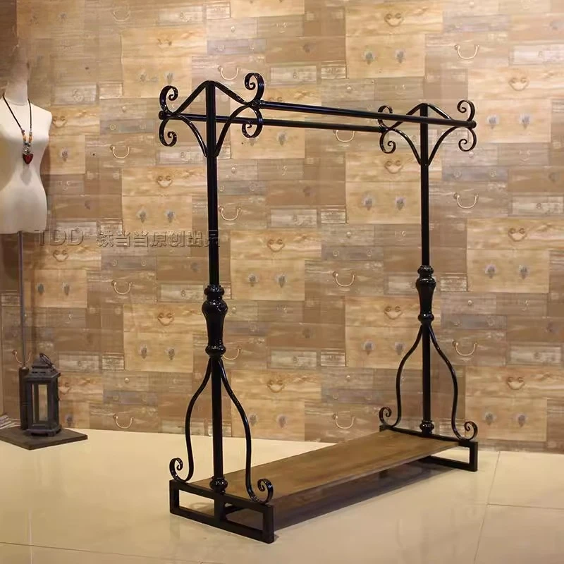 Retro clothing racks, floor-to-ceiling double-row display racks, floor-to-ceiling clothing store hangers, women's clothing store
Retro clothing racks, floor-to-ceiling double-row display racks, floor-to-ceiling clothing store hangers, women's clothing store