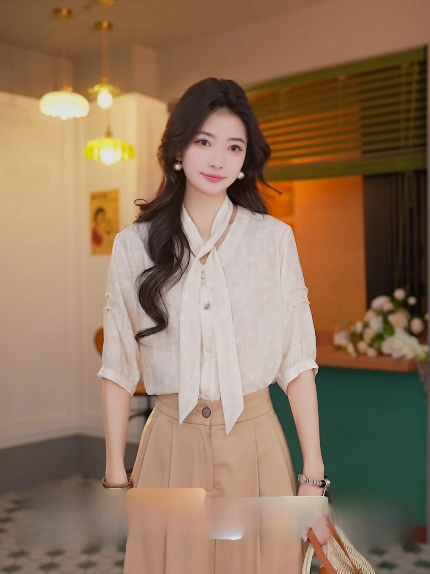 Ding Jiaxin Vintage Short Sleeve Shirt Women Loose 2025 New High-End Atmosphere Commute Top Fashionable Casual Businesswear
Ding Jiaxin Vintage Short Sleeve Shirt Women Loose 2025 New High-End Atmosphere Commute Top Fashionable Casual Businesswear