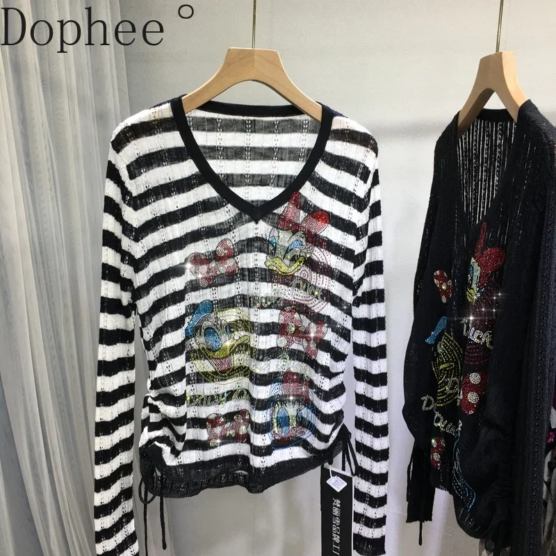 High Qaulity Cartoon Hot Drilling Thin Sweaters Women Elegant Black White Stripes V-neck Pullover Top Long Sleeve Knitted Shirt
High Qaulity Cartoon Hot Drilling Thin Sweaters Women Elegant Black White Stripes V-neck Pullover Top Long Sleeve Knitted Shirt