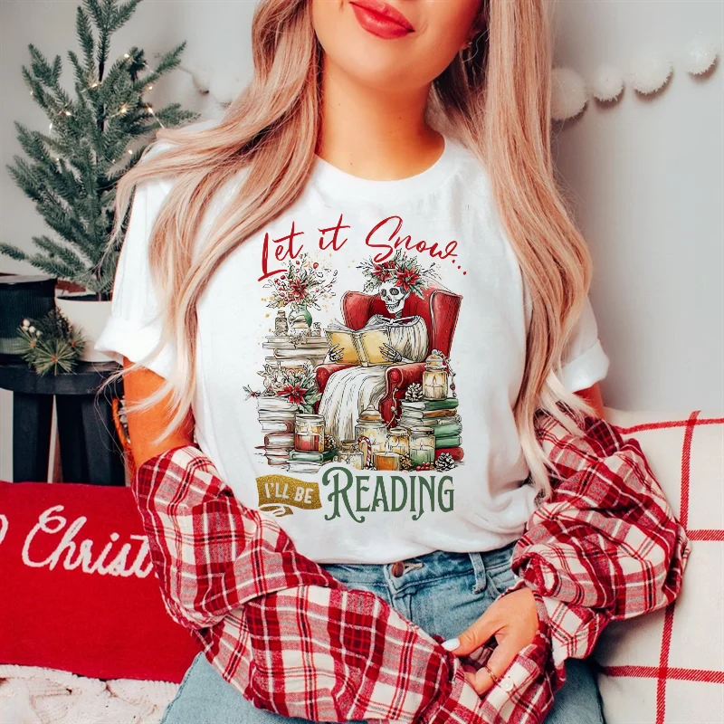 Повседневный топ с принтом Let It Snow Reading, одежда в рождественском стиле с короткими рукавами и черепом, женская уличная универсальная новогодняя футболка
Повседневный топ с принтом Let It Snow Reading, одежда в рождественском стиле с короткими рукавами и черепом, женская уличная универсальная новогодняя футболка