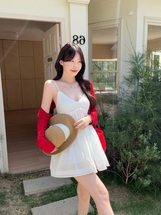 plus Size Women's Fashion Set V-Neck Sleeveless Top And Short Skirt Sun Protection Outerwear Large Coat Spring Summer Outfit
plus Size Women's Fashion Set V-Neck Sleeveless Top And Short Skirt Sun Protection Outerwear Large Coat Spring Summer Outfit