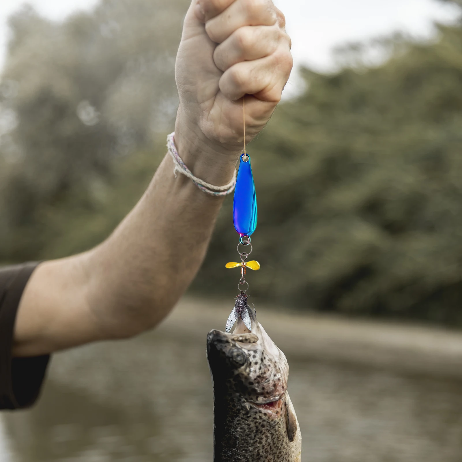 5pcs Boxed Fly Fake Bait Ultralight Sequin Glitter Fishing Lure For Carp Crucian Tilapia Breams Artificial Spiral Fishing Lures 
5pcs Boxed Fly Fake Bait Ultralight Sequin Glitter Fishing Lure For Carp Crucian Tilapia Breams Artificial Spiral Fishing Lures