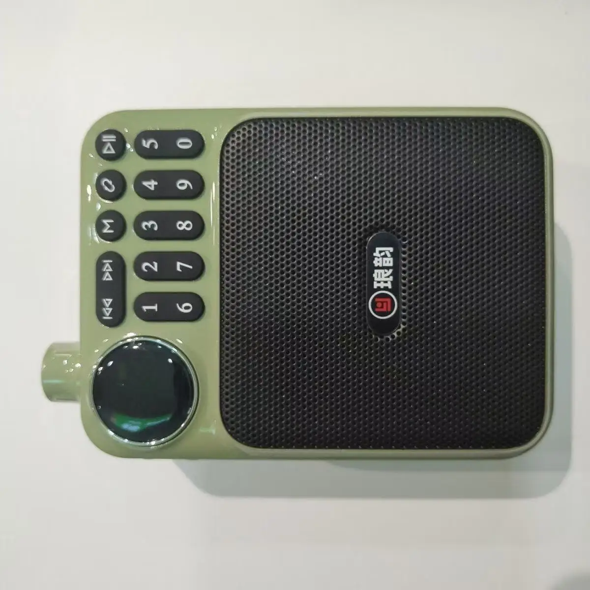 НОВЫЙ портативный Bluetooth-динамик, FM-радио, поддерживает высококачественное запись кампусного радио, выход для наушников 3,5 мм, USB-накопитель, TF-карта
НОВЫЙ портативный Bluetooth-динамик, FM-радио, поддерживает высококачественное запись кампусного радио, выход для наушников 3,5 мм, USB-накопитель, TF-карта