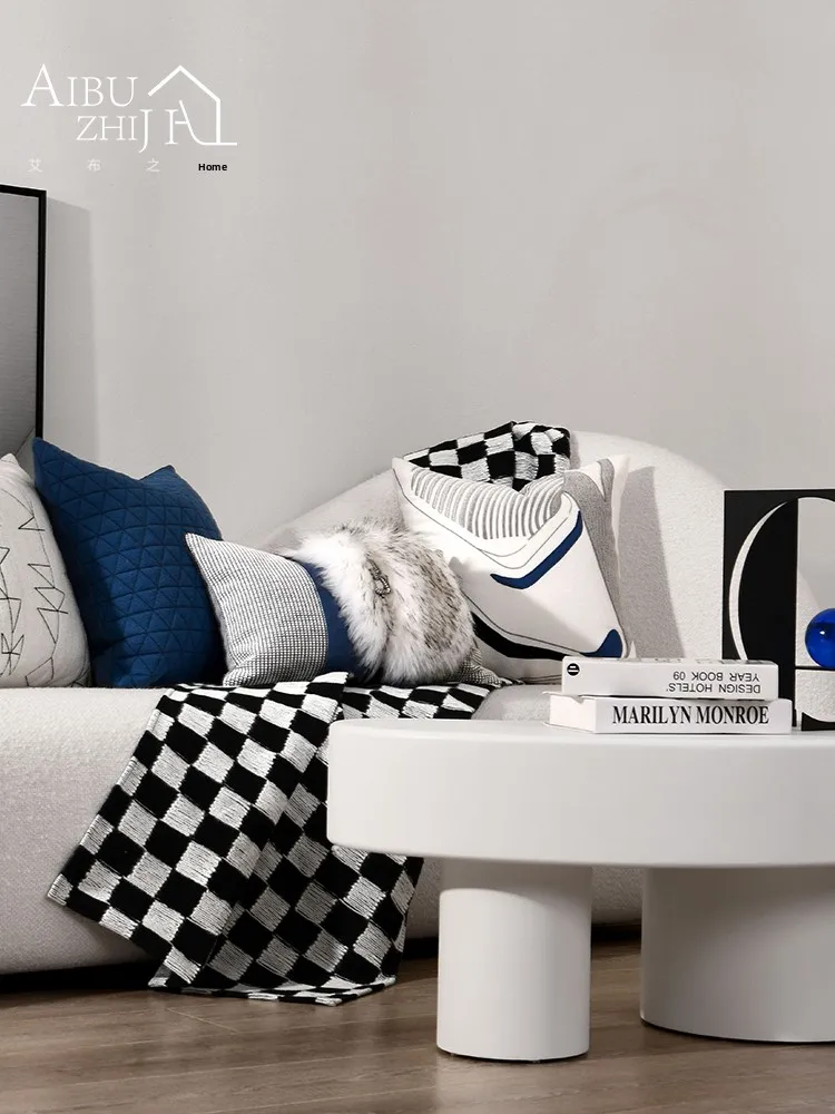 High-End Modern Italian Luxury Sofa Pillow Set Hotel Sample Room Klein Blue Advanced Waist Pillow Cover Geometric Pattern
High-End Modern Italian Luxury Sofa Pillow Set Hotel Sample Room Klein Blue Advanced Waist Pillow Cover Geometric Pattern