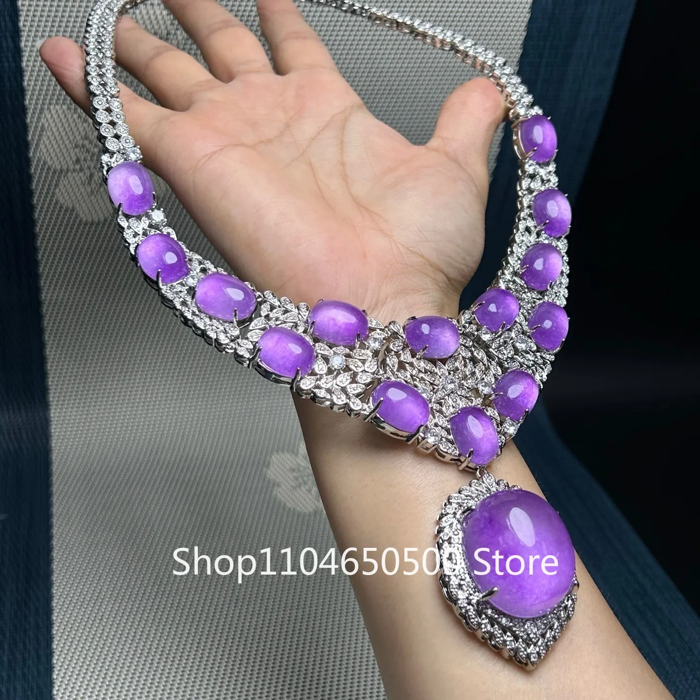 Сертифицированные ожерелья и кулон из фиолетового нефрита с натуральным ледяным Мьянмой и жадеитом
Сертифицированные ожерелья и кулон из фиолетового нефрита с натуральным ледяным Мьянмой и жадеитом