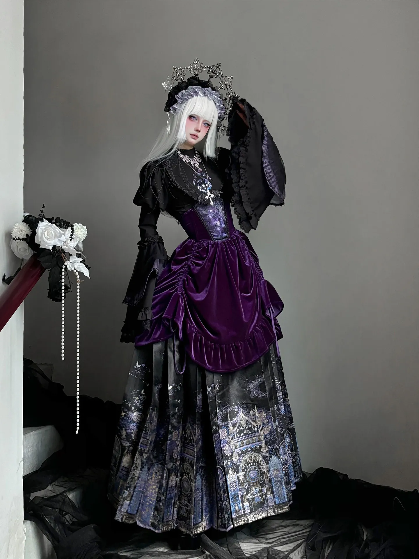 Chinese Original Brand Gothic Lolita Long Romantic Lacy Sleeve Black Blouse and Girdle Horse-face Pleated Skirt Heavy Made Set
Chinese Original Brand Gothic Lolita Long Romantic Lacy Sleeve Black Blouse and Girdle Horse-face Pleated Skirt Heavy Made Set