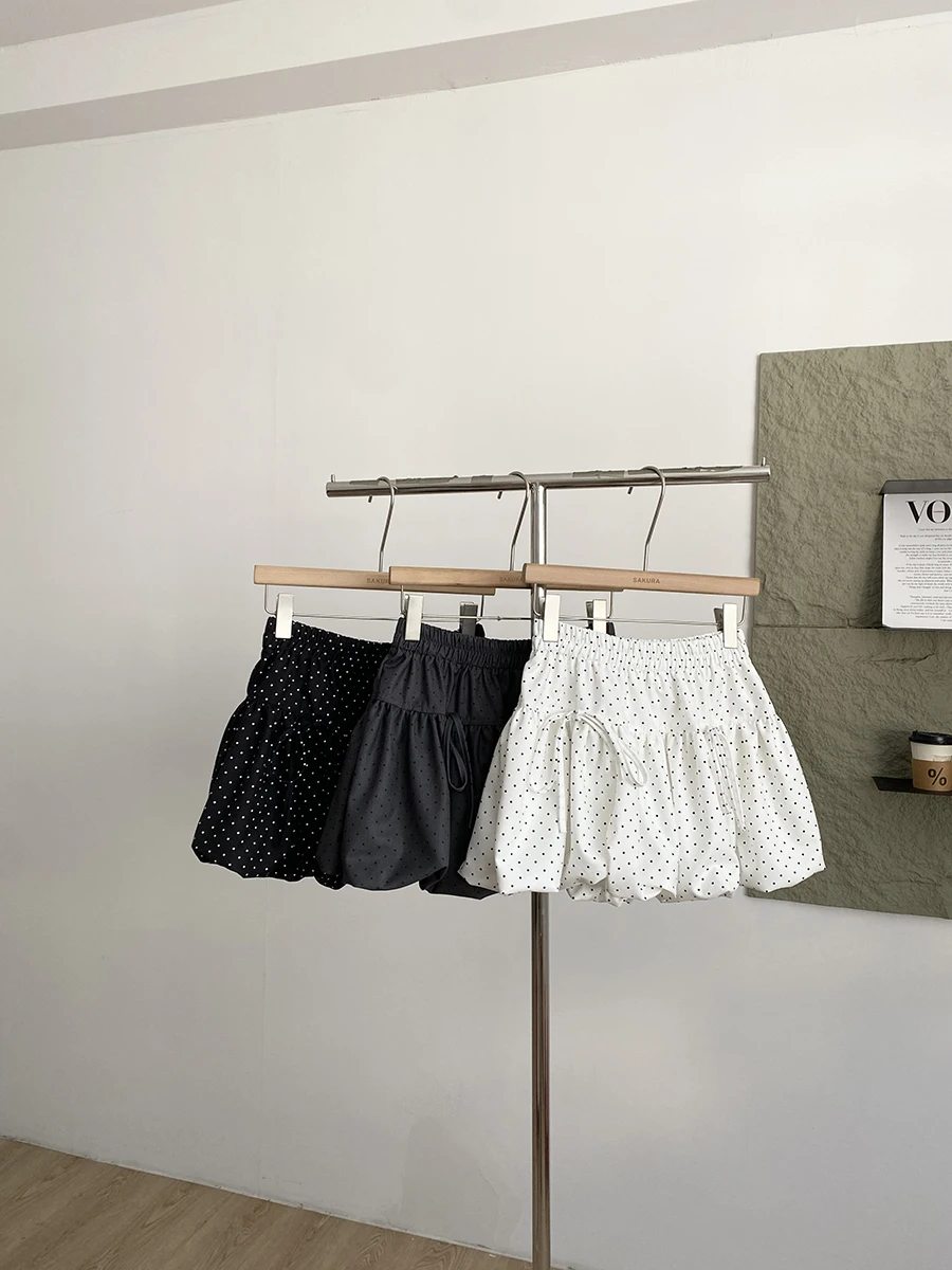 Spring 2026 High Waist Polka Dot Bloomer Skirt Women's Half-length Anti-exposure Short Skirt Korean Style Sweet Anti-aging
Spring 2026 High Waist Polka Dot Bloomer Skirt Women's Half-length Anti-exposure Short Skirt Korean Style Sweet Anti-aging