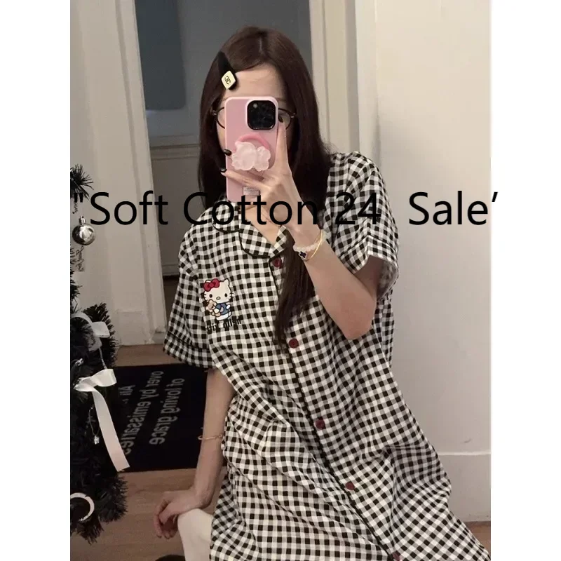 Black Hello Kitty cartoon pajamas, summer new pure cotton loungewear, Sanrio cartoon cute pajamas, women's casual pajamas
Black Hello Kitty cartoon pajamas, summer new pure cotton loungewear, Sanrio cartoon cute pajamas, women's casual pajamas