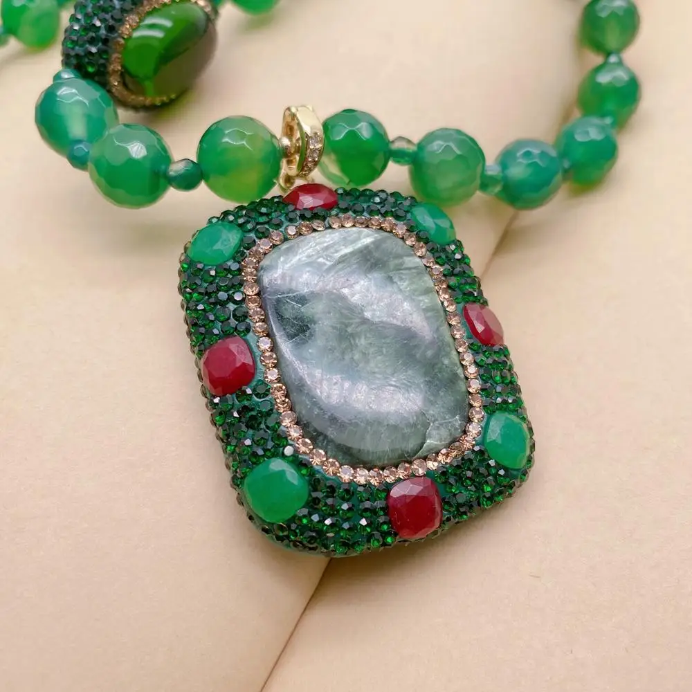 Y·YING Green Agate Crystal Necklace Natural Seraphinite Rectangle Shape Pendant Handmade Jewelry For Gift
Y·YING Green Agate Crystal Necklace Natural Seraphinite Rectangle Shape Pendant Handmade Jewelry For Gift