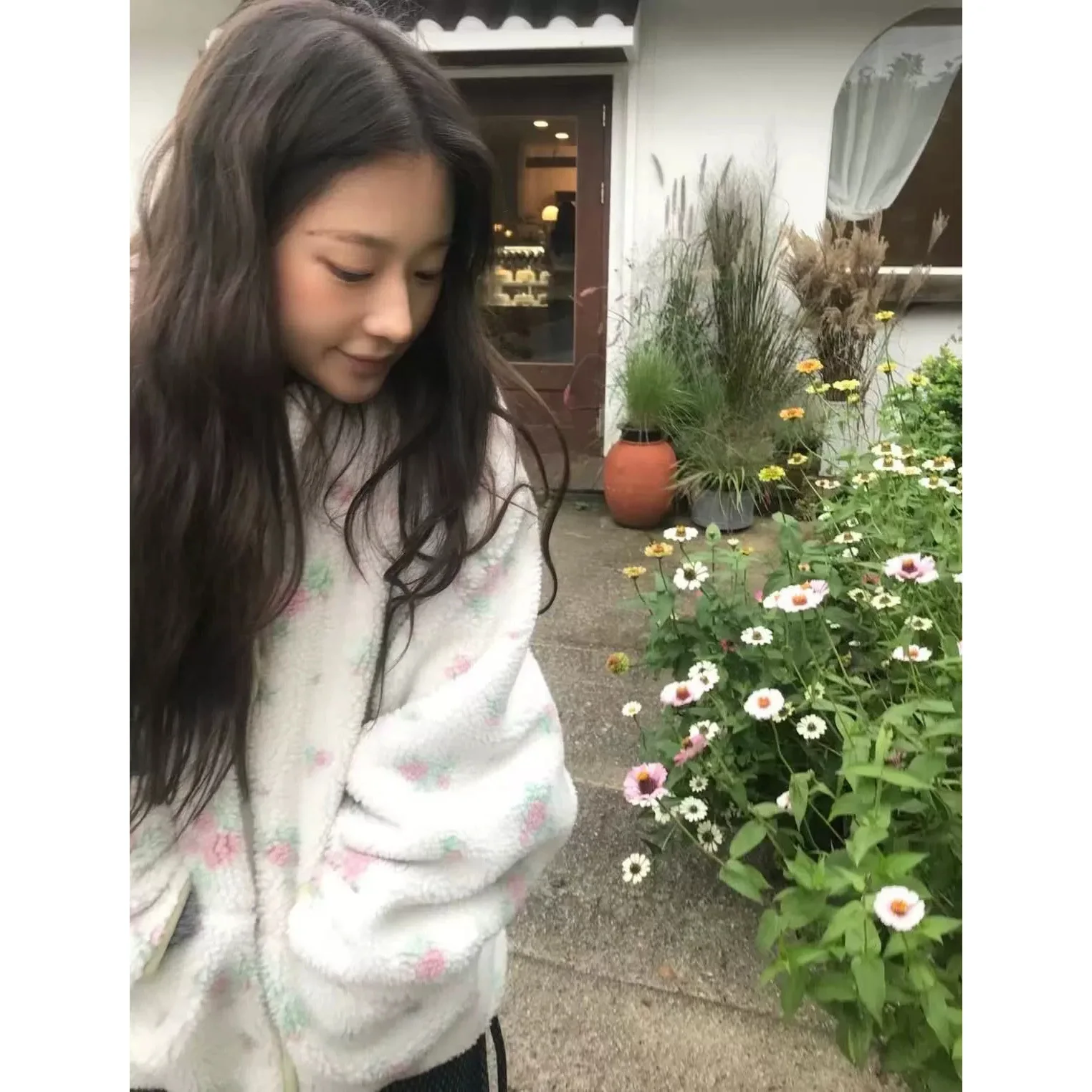 Celiails Double-Sided Fce Jaet with Rose Print Korean Sle Women's ort Outerwear Winter 2025 New Arrival
Celiails Double-Sided Fce Jaet with Rose Print Korean Sle Women's ort Outerwear Winter 2025 New Arrival