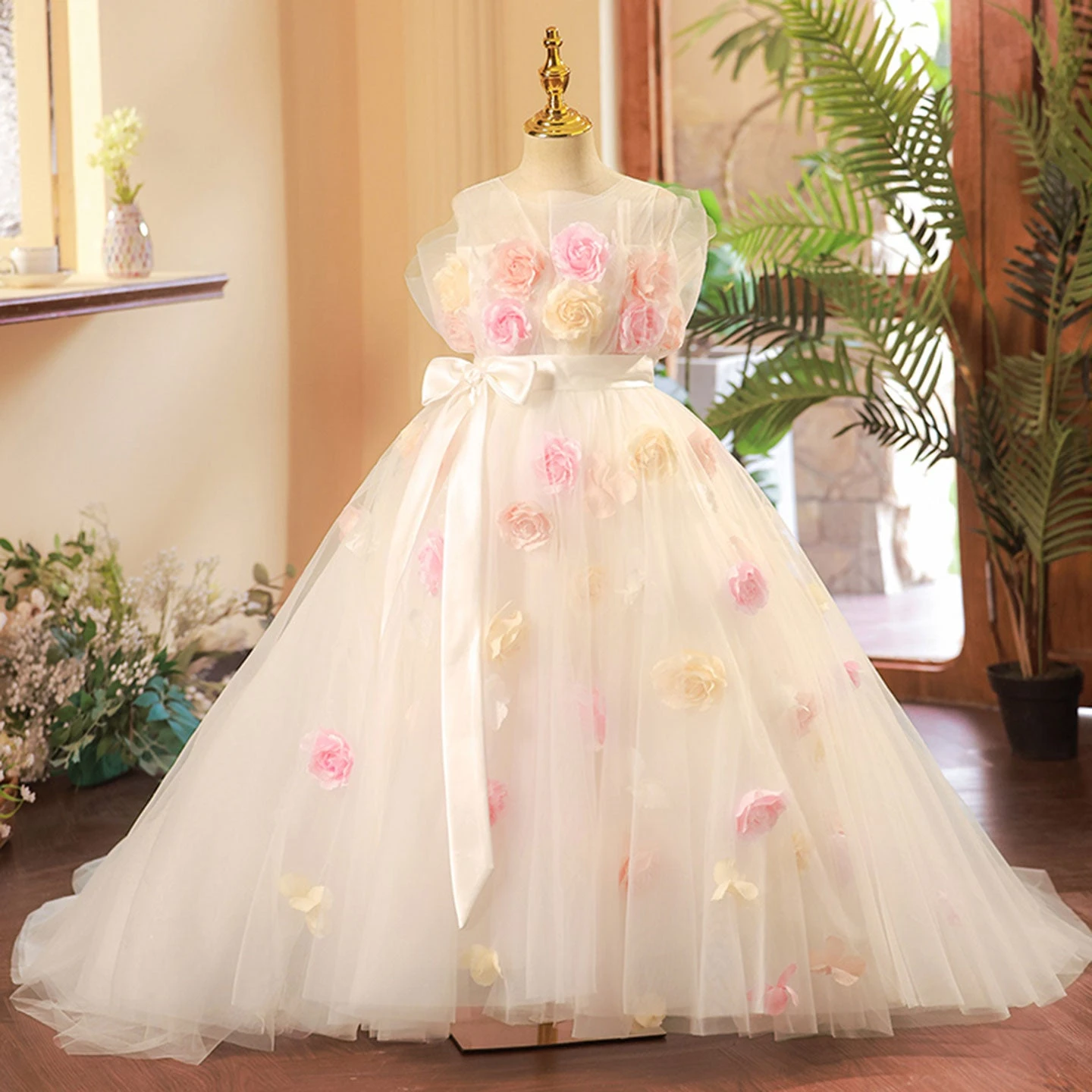 Girls Ivory Princess Train Tulle Dress Sleeveless 3D Rose Floral Satin Bow for Cake Smash Birthday Wedding Flower Girl Party
Girls Ivory Princess Train Tulle Dress Sleeveless 3D Rose Floral Satin Bow for Cake Smash Birthday Wedding Flower Girl Party