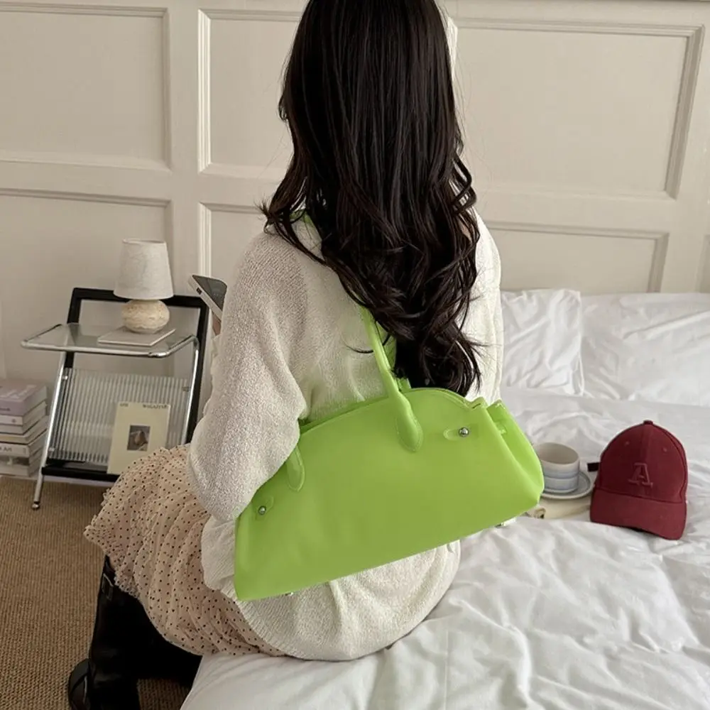Simple Waterproof Transparent Jelly Bag Dopamine Solid Color PVC Tote Bag Korean Tote Pouch Bowling Bag Storage Bag
Simple Waterproof Transparent Jelly Bag Dopamine Solid Color PVC Tote Bag Korean Tote Pouch Bowling Bag Storage Bag