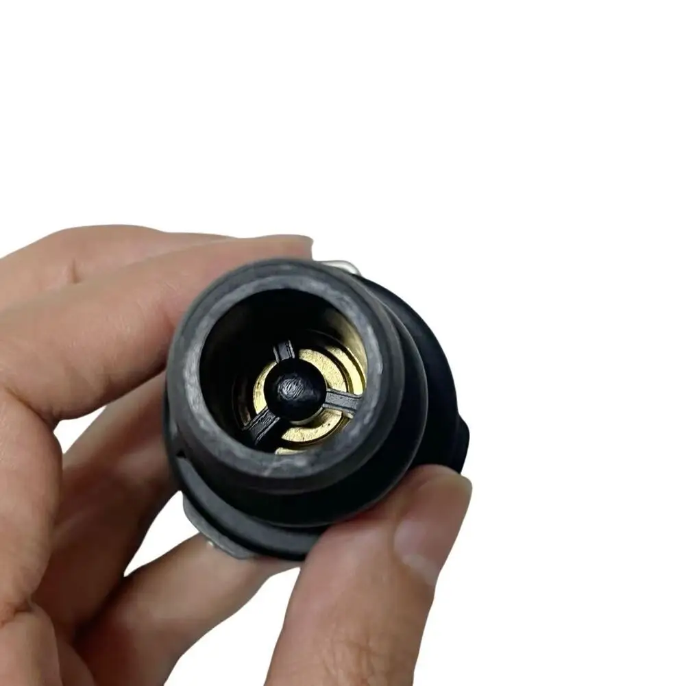 Coolant Thermostat 4E0121113 for For A8 4E2 4E8 3.2FSI 06/2005-07/2010 For JETTA III 1K2 2.0TFSI 10/2005-10/2010
Coolant Thermostat 4E0121113 for For A8 4E2 4E8 3.2FSI 06/2005-07/2010 For JETTA III 1K2 2.0TFSI 10/2005-10/2010