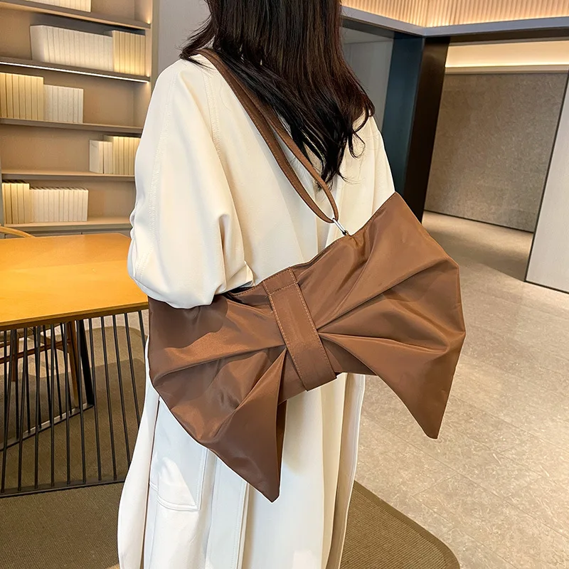 Canvas Tote Bag For Women Large Capacity Shoulder Crossbody Bag With Bows Decoration Korean Style Student Bag
Canvas Tote Bag For Women Large Capacity Shoulder Crossbody Bag With Bows Decoration Korean Style Student Bag