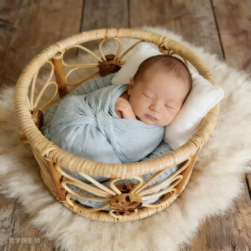 1 шт. Круглая плетеная люлька-кресло для новорожденных, корзина для сна, реквизит для фотосессий в студии, незаменимый набор аксессуаров для детской фотографии
1 шт. Круглая плетеная люлька-кресло для новорожденных, корзина для сна, реквизит для фотосессий в студии, незаменимый набор аксессуаров для детской фотографии