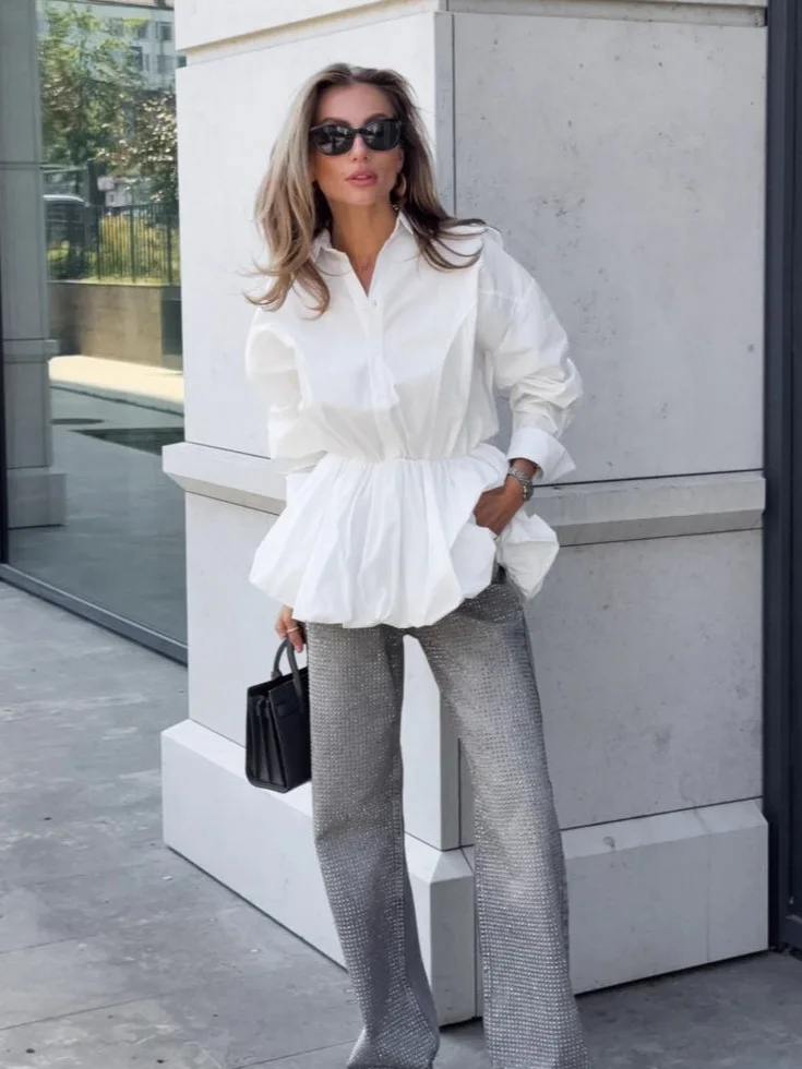 Women's White Bloom Shirt High-Quality Poplin Cotton Stand Collar Elegant Tucked Waist Blouse for Office Wear
Women's White Bloom Shirt High-Quality Poplin Cotton Stand Collar Elegant Tucked Waist Blouse for Office Wear
