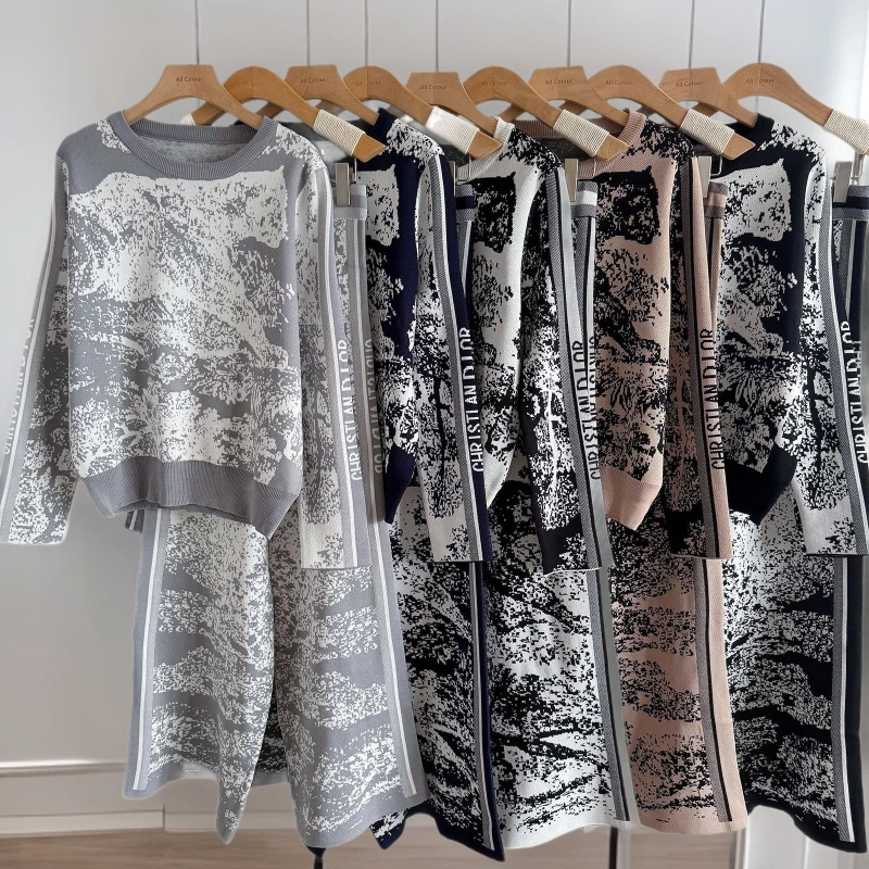 Модный комплект, женский осенне-зимний свитер с тигровым принтом, широкие брюки, европейский стиль, комплект из двух предметов 
Модный комплект, женский осенне-зимний свитер с тигровым принтом, широкие брюки, европейский стиль, комплект из двух предметов