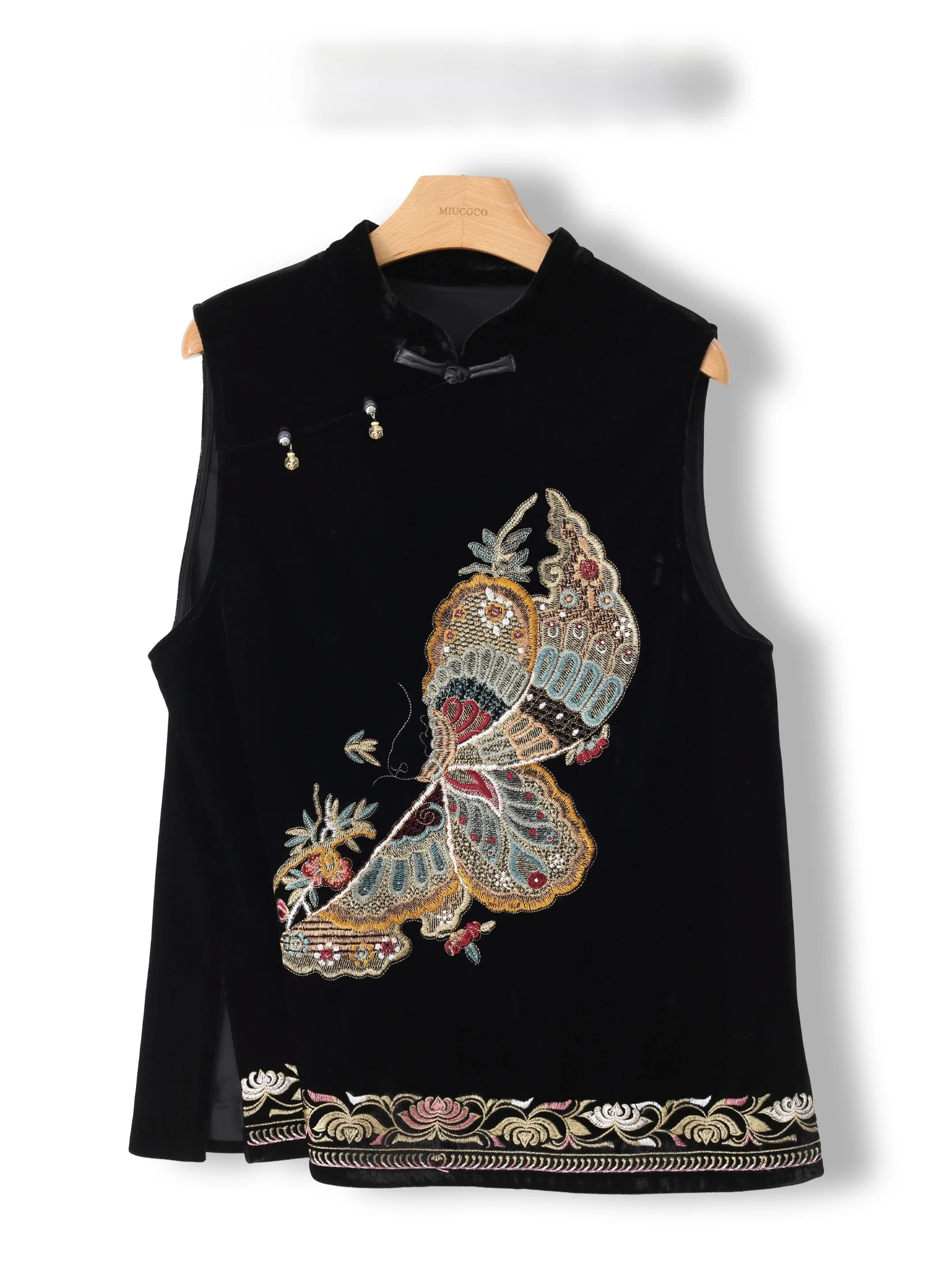 New Chinese Style Embroidered Velvet Vest Women's Fashion Top Silk Velvet Jacket Wings Flitting
New Chinese Style Embroidered Velvet Vest Women's Fashion Top Silk Velvet Jacket Wings Flitting