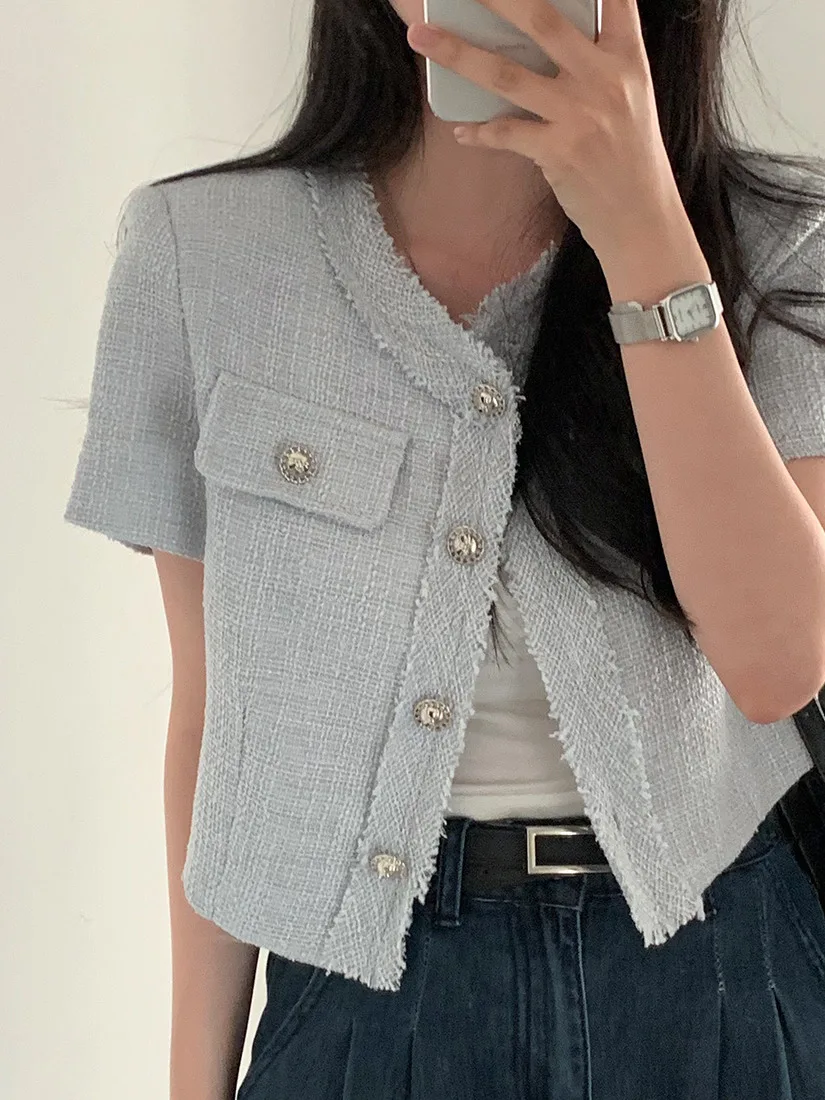Chic Summer Loose Fit ort Sve Coating Women's Faion V-ne Button Splicing Rough Weave Outerwear Ele Quali Sle
Chic Summer Loose Fit ort Sve Coating Women's Faion V-ne Button Splicing Rough Weave Outerwear Ele Quali Sle
