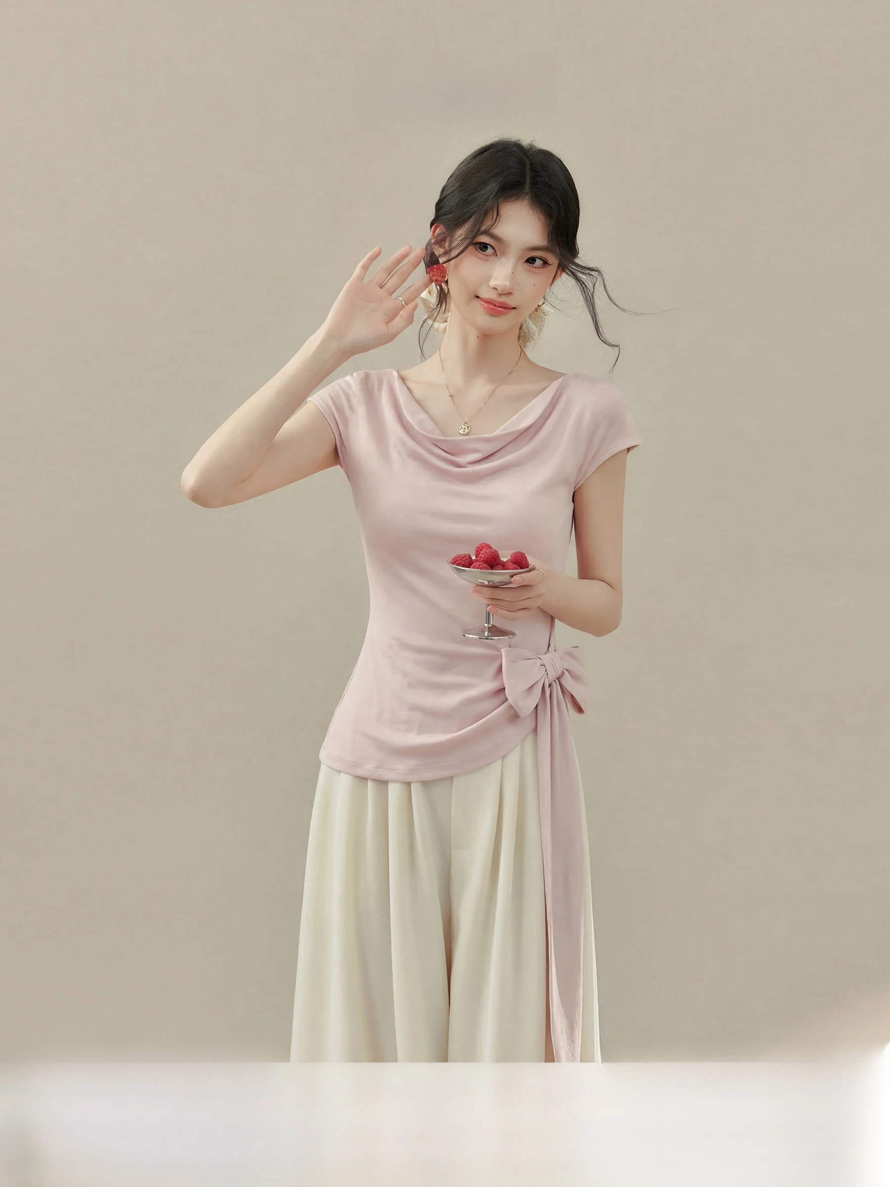 Slim Fit Knitted Short Sleeve T-Shirt with Waist Cinching And Bow Design in Pink for plus Size Women Casual Style Summer Top
Slim Fit Knitted Short Sleeve T-Shirt with Waist Cinching And Bow Design in Pink for plus Size Women Casual Style Summer Top