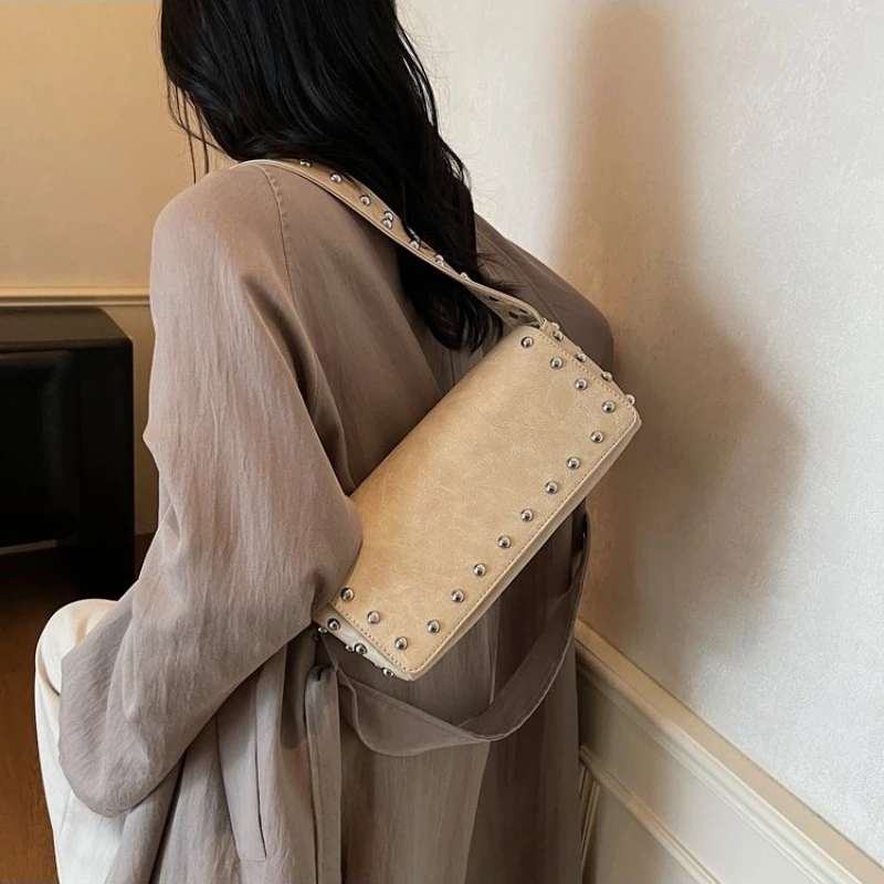 Women's Everyday Style Multi-color Oil Wax Leather Shoulder Bag, for Work, Travel, Daily Commute & Casual Street Style Handbags
Women's Everyday Style Multi-color Oil Wax Leather Shoulder Bag, for Work, Travel, Daily Commute & Casual Street Style Handbags
