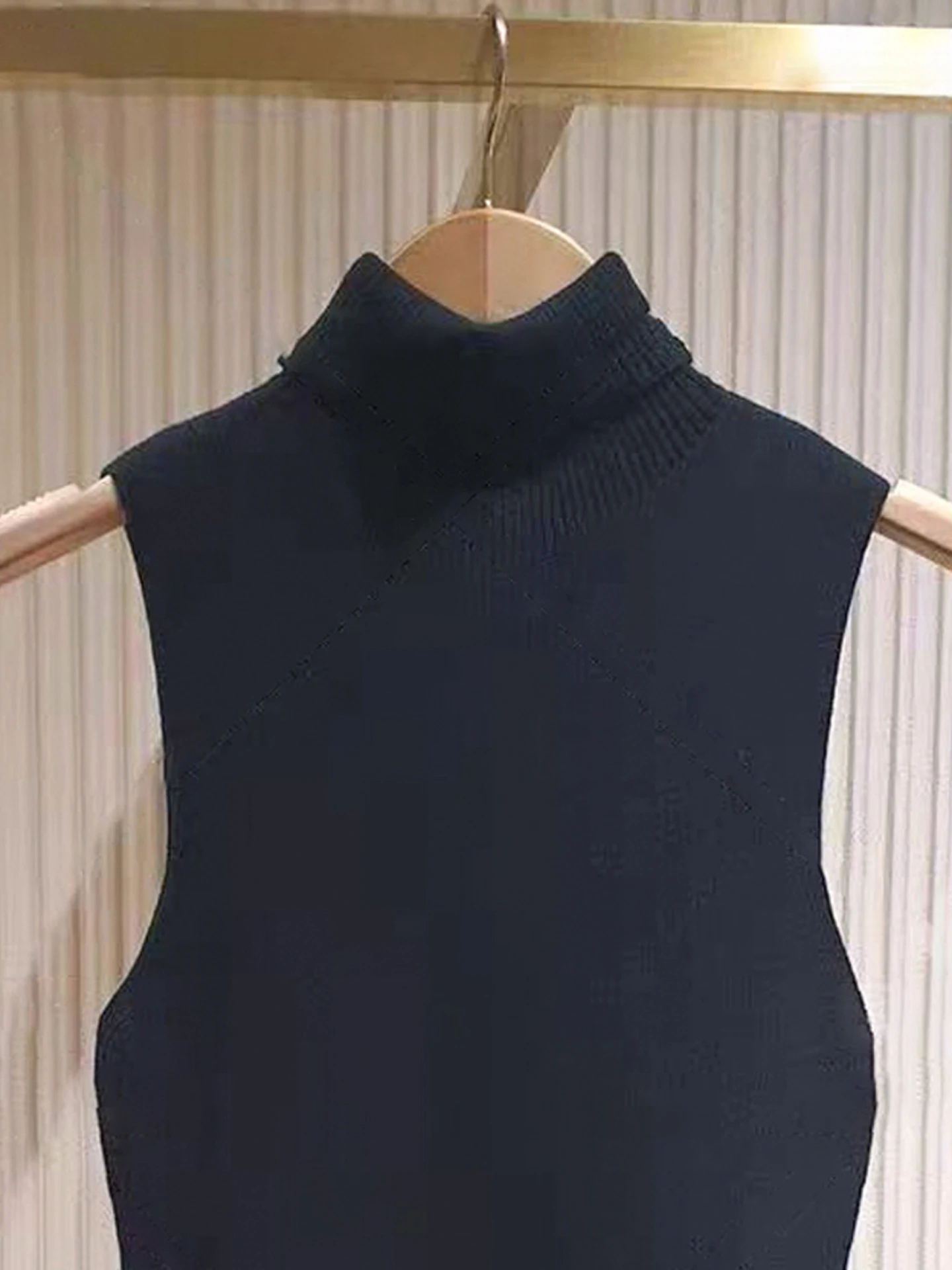 M Home Nan You High End Women's Knitted Vest Top Casual High Collar Slim Fit Versatile Autumn New Arrival Ladies Faion
M Home Nan You High End Women's Knitted Vest Top Casual High Collar Slim Fit Versatile Autumn New Arrival Ladies Faion