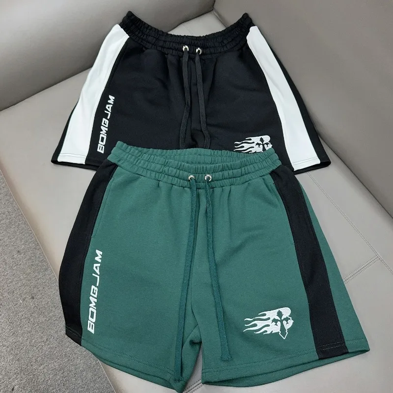 Полосатые черные, зеленые шорты с вышивкой и пламенным крестом, джерси для мужчин и женщин, модные свободные шорты с завязками, бриджи
Полосатые черные, зеленые шорты с вышивкой и пламенным крестом, джерси для мужчин и женщин, модные свободные шорты с завязками, бриджи