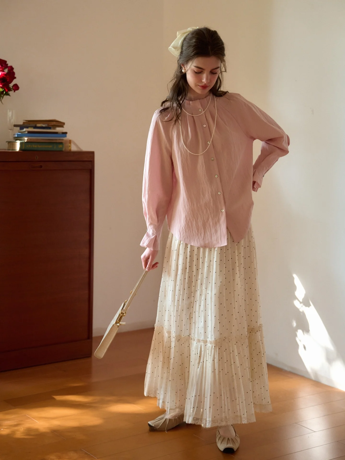 Розовая длиннорукавная свободная рубашка в стиле ретро с воротником-стойкой из льна для женщин: дышащая, комфортная, для активного отдыха
Розовая длиннорукавная свободная рубашка в стиле ретро с воротником-стойкой из льна для женщин: дышащая, комфортная, для активного отдыха