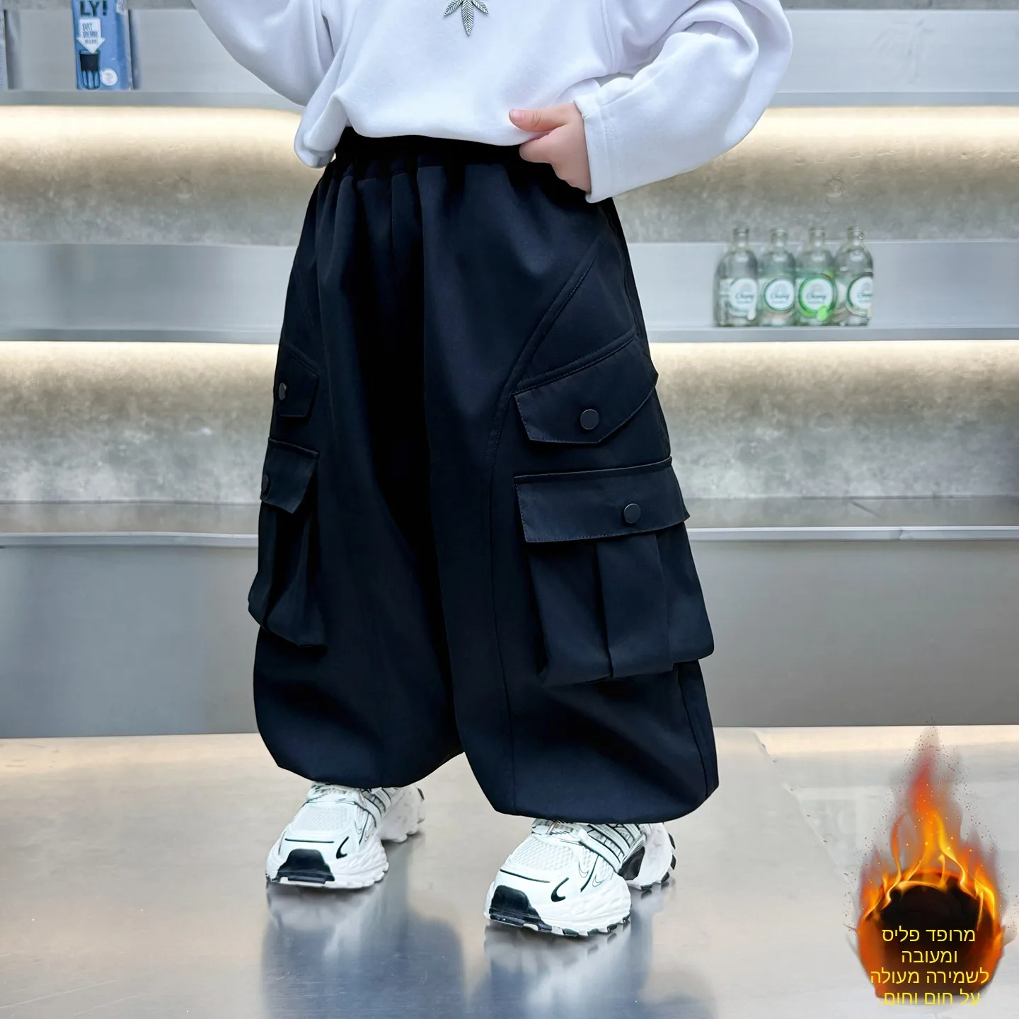 Thickened Fleece Lined One-Piece Velvet Work Pants for Boys Autumn Winter Loose Straight Leg Casual Pants Trendy Youth Style
Thickened Fleece Lined One-Piece Velvet Work Pants for Boys Autumn Winter Loose Straight Leg Casual Pants Trendy Youth Style