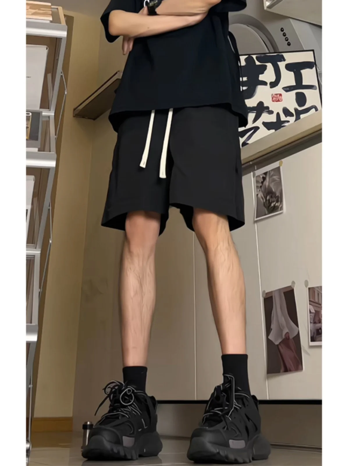 Летние тонкие американские мужские шорты свободного прямого кроя, стильные брюки-карго, повседневная модная молодежная одежда для активного отдыха
Летние тонкие американские мужские шорты свободного прямого кроя, стильные брюки-карго, повседневная модная молодежная одежда для активного отдыха