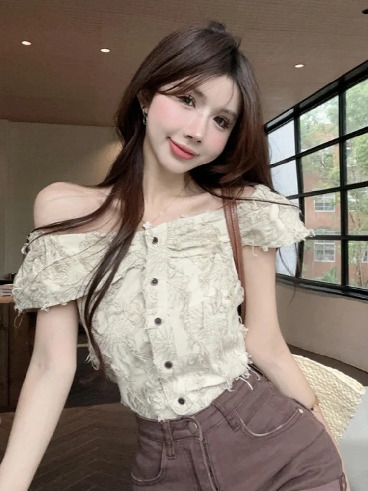 Elegant Embroidered Shoulder Baring Top Women's Slim Fit Short Sleeve Shirt Sexy Fringed Summer New Style Fashionable Workwear
Elegant Embroidered Shoulder Baring Top Women's Slim Fit Short Sleeve Shirt Sexy Fringed Summer New Style Fashionable Workwear