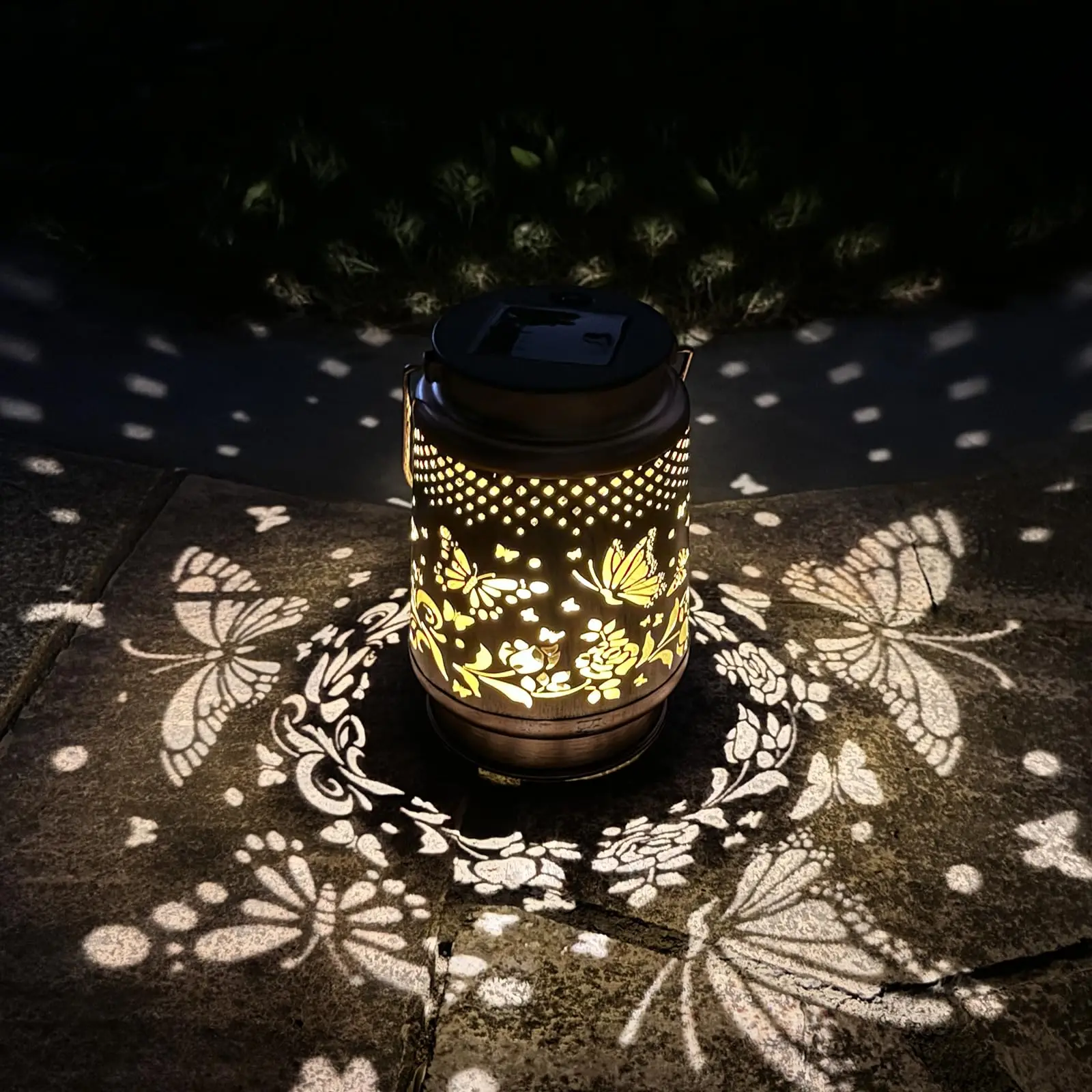 Butterfly Solar Lantern Outdoor Waterproof Metal Hanging Solar Lights for Women Mon Copper LED Table Lantern Garden Decorative
Butterfly Solar Lantern Outdoor Waterproof Metal Hanging Solar Lights for Women Mon Copper LED Table Lantern Garden Decorative
