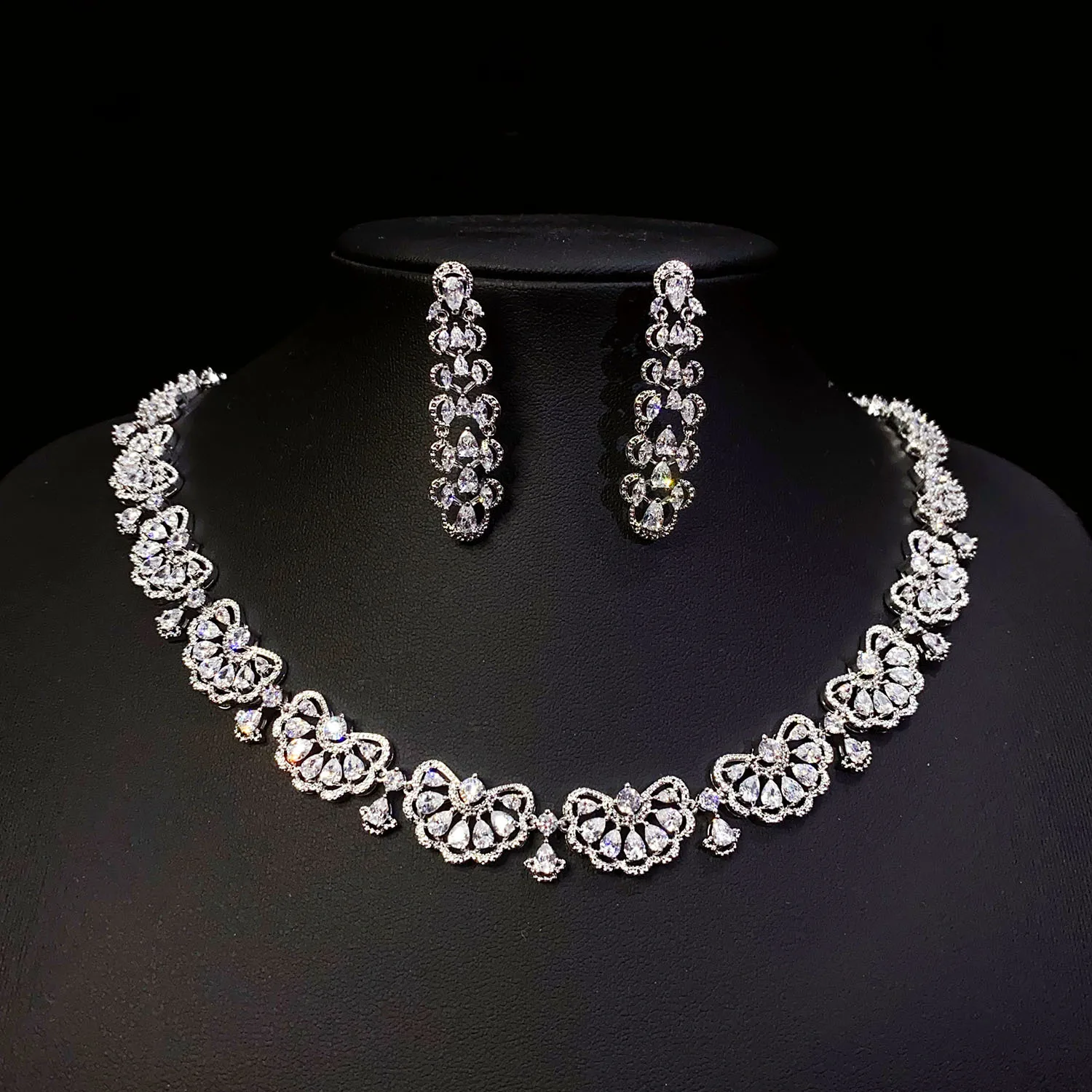 Luxury Jewelry Set For Women Dubai Saudi Cubic Zirconia CZ Bridal Necklace Earring Set Evening Dress Party Necklace Accessories
Luxury Jewelry Set For Women Dubai Saudi Cubic Zirconia CZ Bridal Necklace Earring Set Evening Dress Party Necklace Accessories