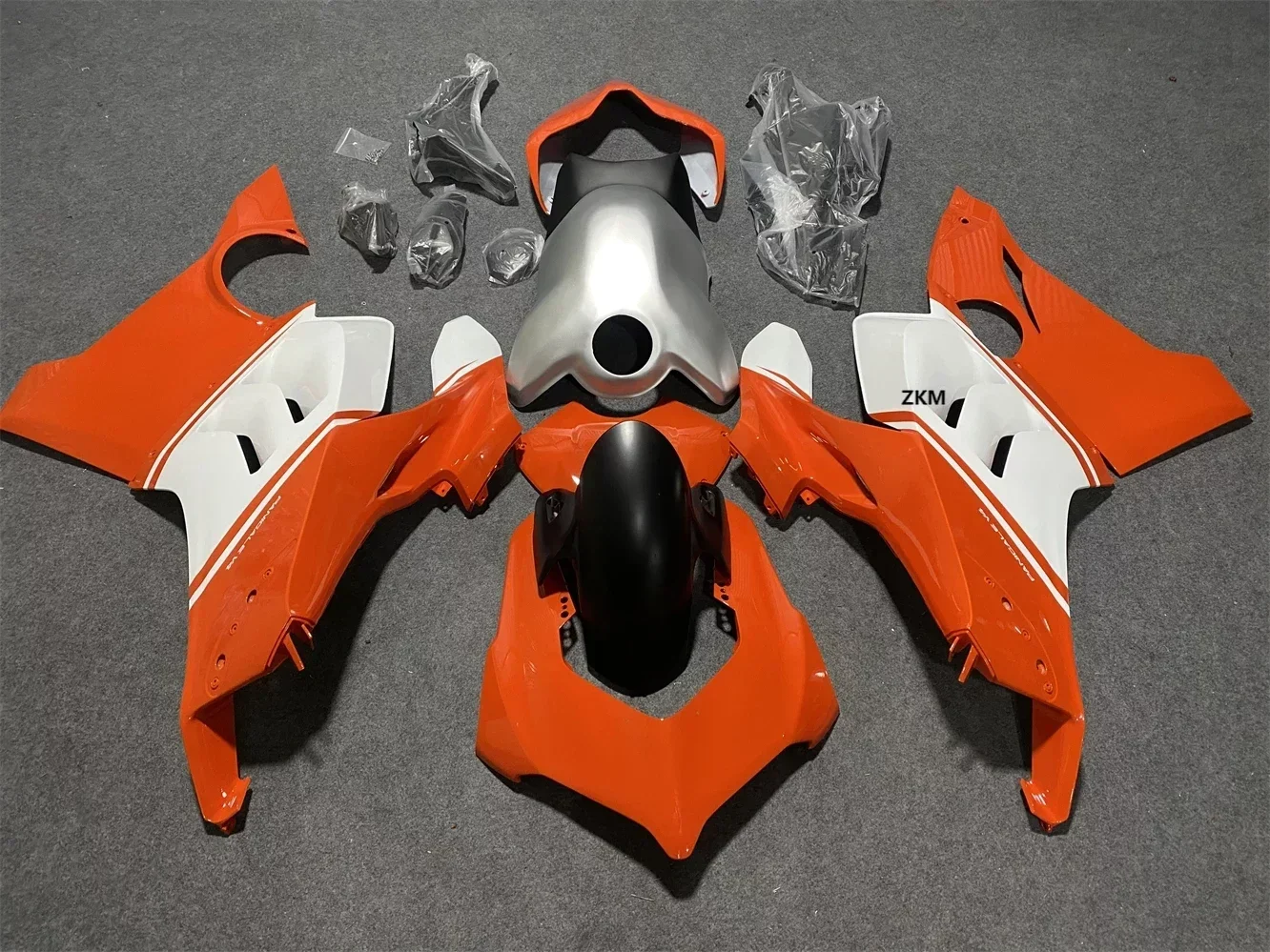 For Panigale v4 v4s fairing kit 2018 2019 2020 2021 2022 high quality ABS injection body kit red
For Panigale v4 v4s fairing kit 2018 2019 2020 2021 2022 high quality ABS injection body kit red