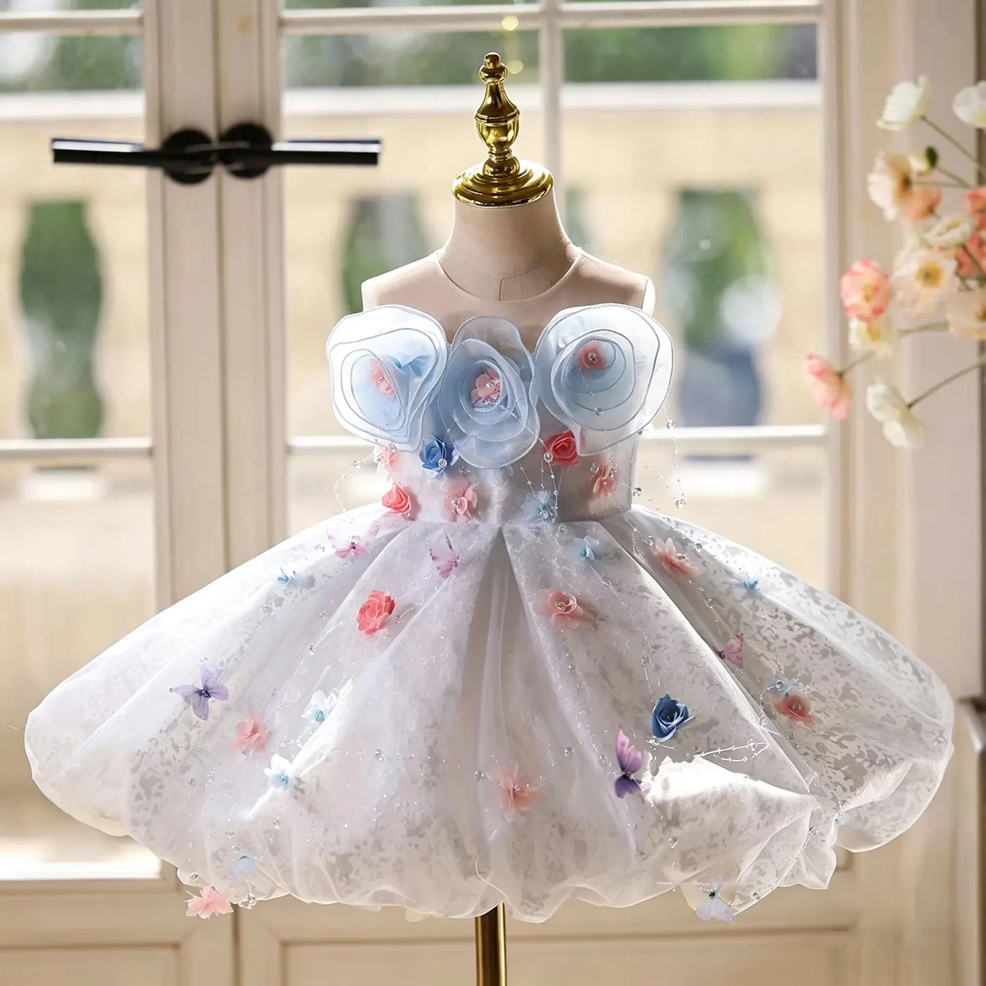Jill Wish J896 Girls Blue & White Ombre Flower Girl Dress with 3D Floral Shoulder Straps Butterflies Sparkly Tulle High-Low Gown
Jill Wish J896 Girls Blue & White Ombre Flower Girl Dress with 3D Floral Shoulder Straps Butterflies Sparkly Tulle High-Low Gown