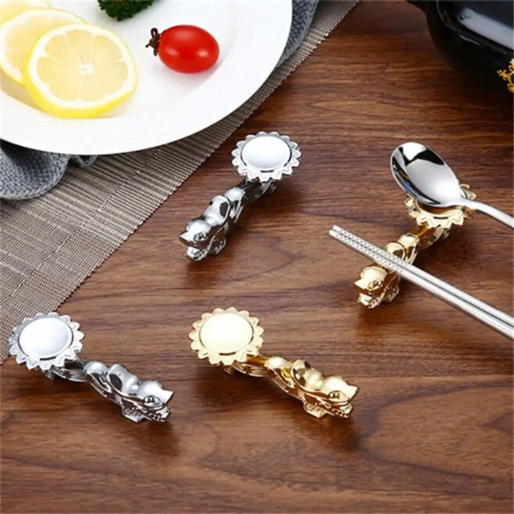 Dual Use Home Zinc Alloy Chinese Style Dragon Head Non-slip Chopstick Rest Spoon Stand Chopstick Holder Tableware Rack
Dual Use Home Zinc Alloy Chinese Style Dragon Head Non-slip Chopstick Rest Spoon Stand Chopstick Holder Tableware Rack