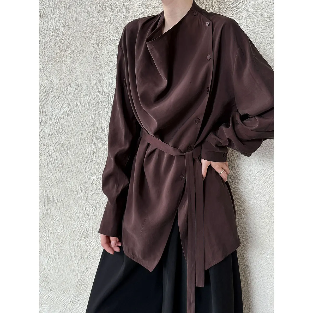 SuperAen Summer New Fashion Korean Style Grown-on Collar Design Shirts for Women Oversize Loose Single Breasted Casual Shirts 
SuperAen Summer New Fashion Korean Style Grown-on Collar Design Shirts for Women Oversize Loose Single Breasted Casual Shirts