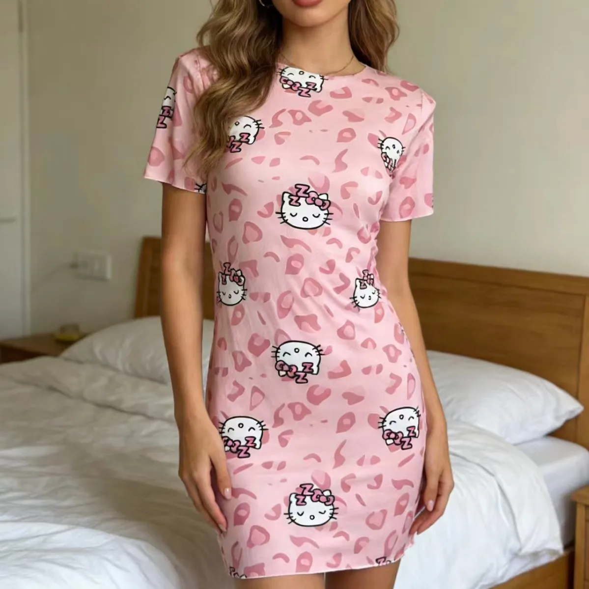 Пижамный комплект Sanrio: женская ночная сорочка с коротким рукавом, повседневная свободная домашняя одежда с принтом Hello Kitty
Пижамный комплект Sanrio: женская ночная сорочка с коротким рукавом, повседневная свободная домашняя одежда с принтом Hello Kitty