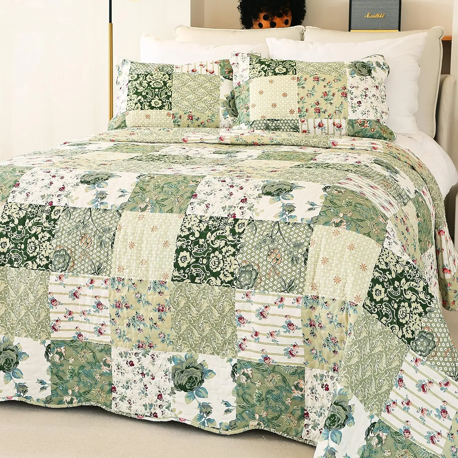 Summer Floral Queen Quilted Bedspread, Reversible Green & White Coverlet with Pillow Cases, All-Season Lightweight Bedding Set
Summer Floral Queen Quilted Bedspread, Reversible Green & White Coverlet with Pillow Cases, All-Season Lightweight Bedding Set