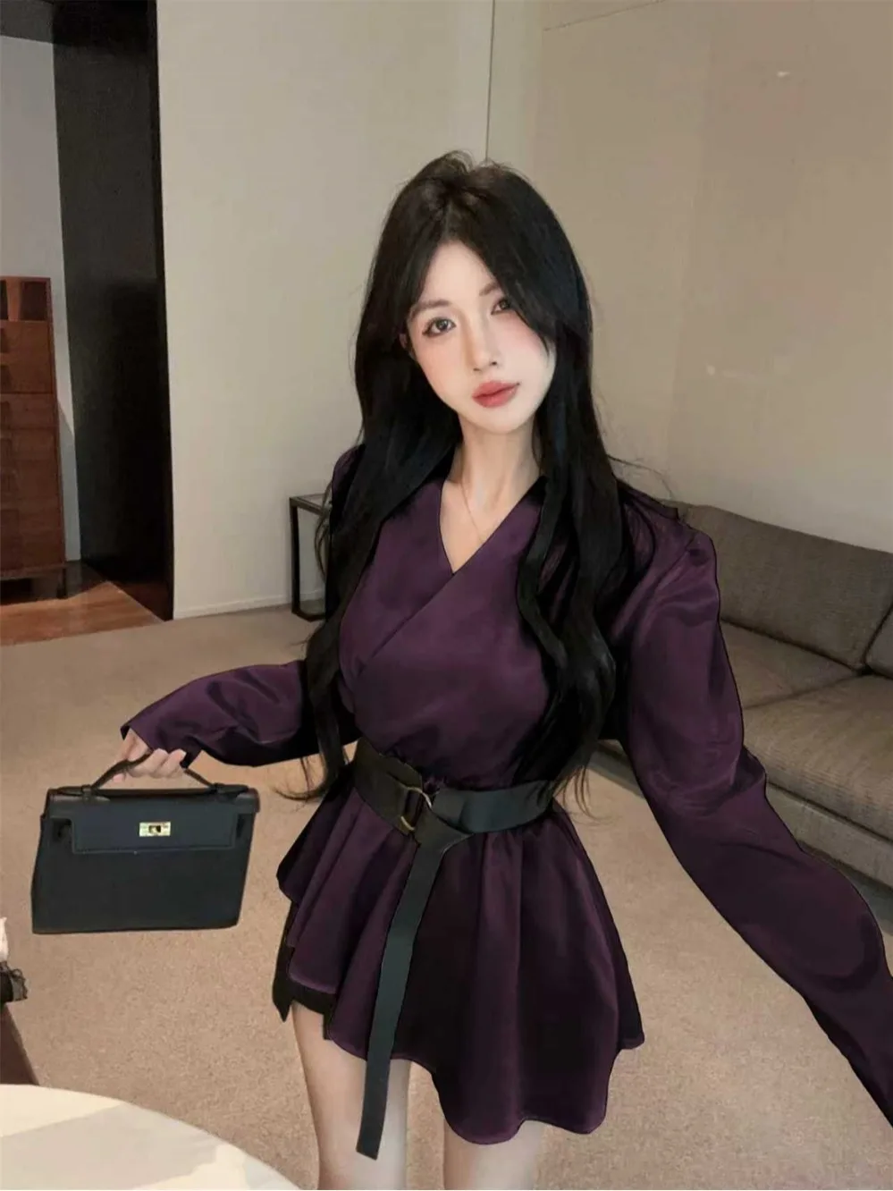 Pure Desire Purple V-ne Asymmetrical Slim Fit irt Women's New Spring Satin Chiffon irt Elegance Top French Sle Loose Fit
Pure Desire Purple V-ne Asymmetrical Slim Fit irt Women's New Spring Satin Chiffon irt Elegance Top French Sle Loose Fit